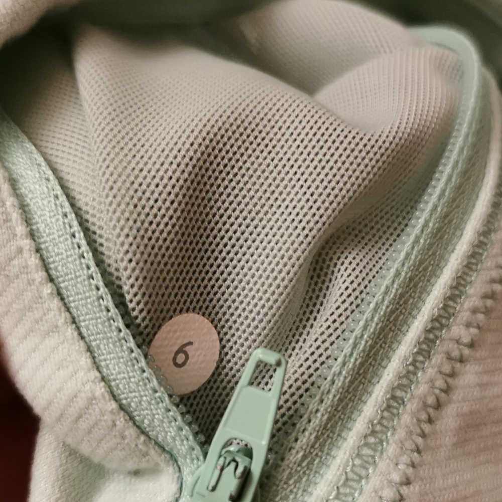 Lululemon Forme jacket - Picture 8 of 9